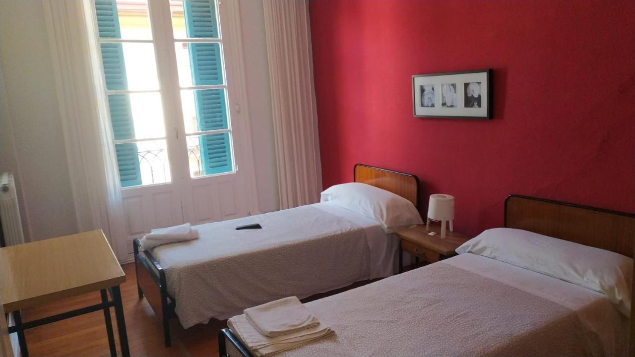Pension Manoli Bilbao Bagian luar foto