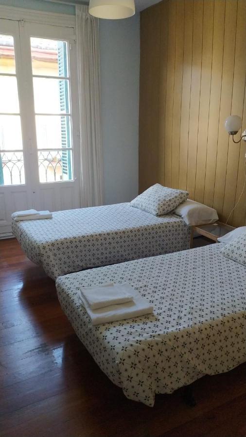 Pension Manoli Bilbao Bagian luar foto