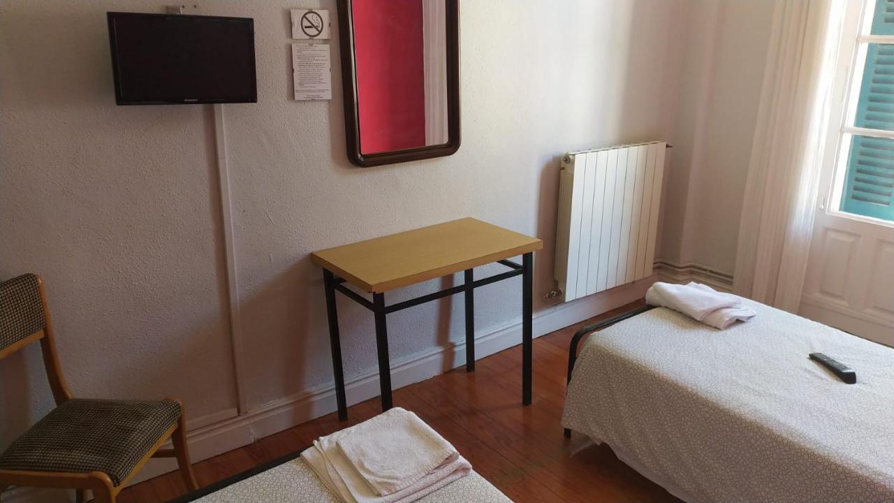 Pension Manoli Bilbao Bagian luar foto