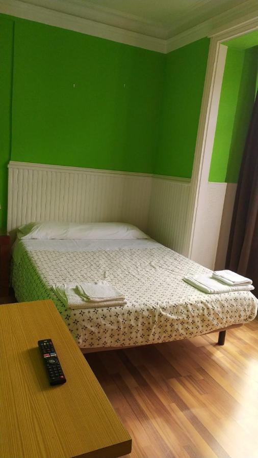Pension Manoli Bilbao Bagian luar foto